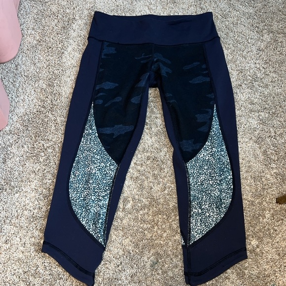 Lululemon Wunder Under Crop Full-On Luon Lotus Camo Oil Slick Blue Inkwell size6 - Picture 8 of 14